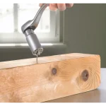 Clé à cliquet avec douille universelle ou Clés ajustables universelles